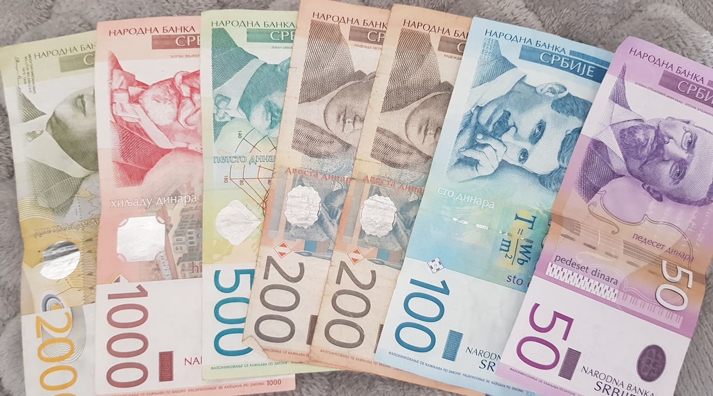 Novi paket državne pomoći stiže u septembru: Penzionerima do 35.000 dinara, najavljene isplate i za sve punoletne građane Novi paket državne pomoći stiže u septembru: Penzionerima do 35.000 dinara, najavljene isplate i za sve punoletne građane